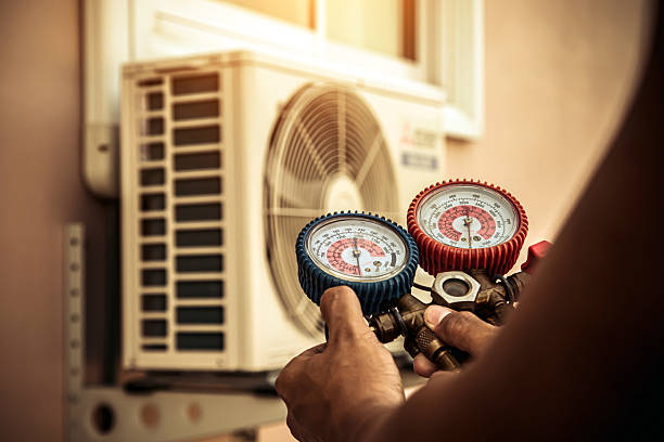 Professional Ac Installation technician working in White Cloud, KS